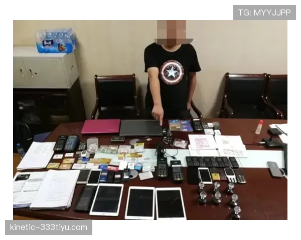 施洋训练完直接去奢侈品店刷卡,柜姐以为他是陪练的 施洋训练完直接去奢侈品店刷卡,柜姐以为他是陪练的
